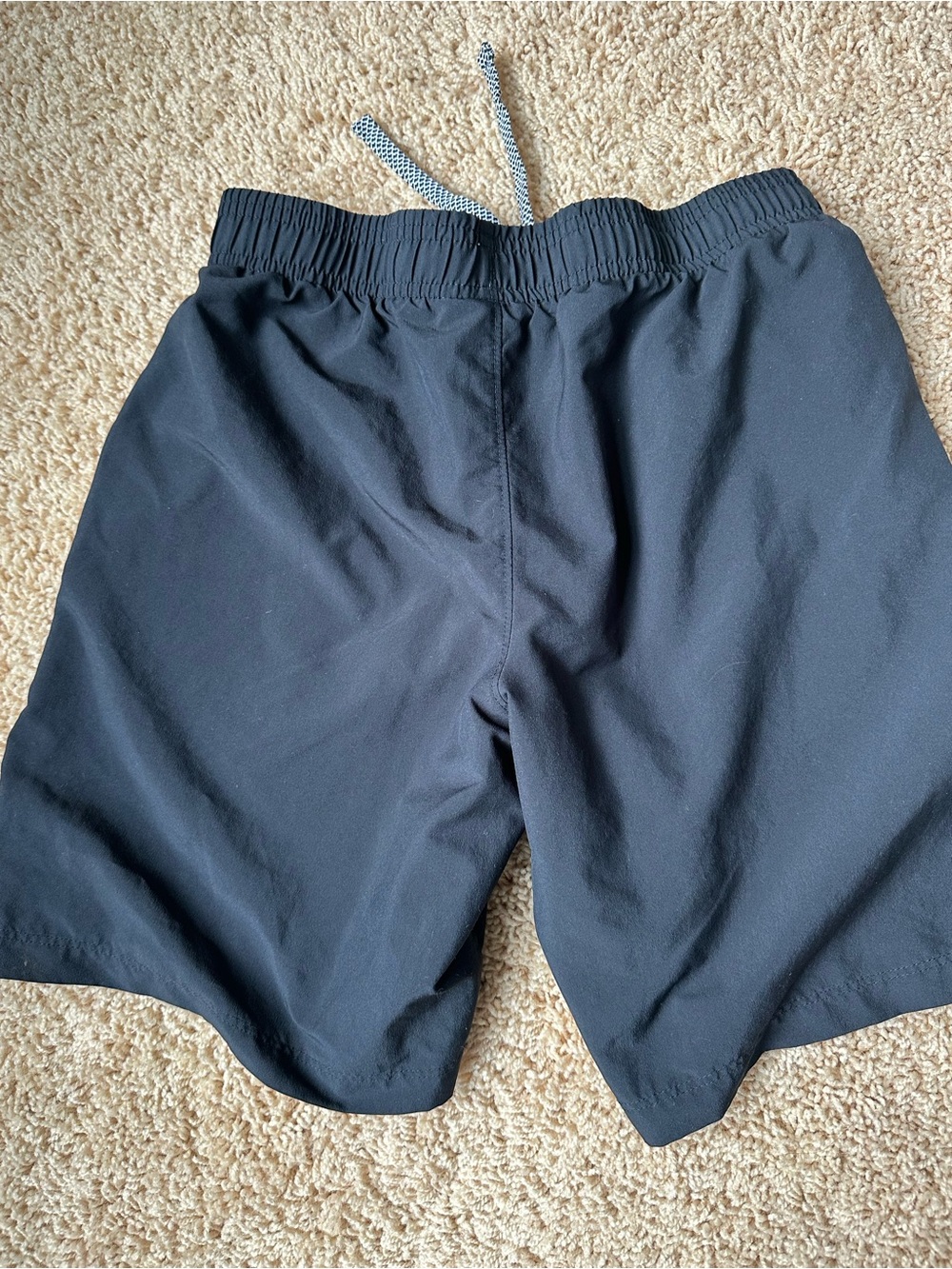 Boys Under Armour shorts - Picture 3 of 3
